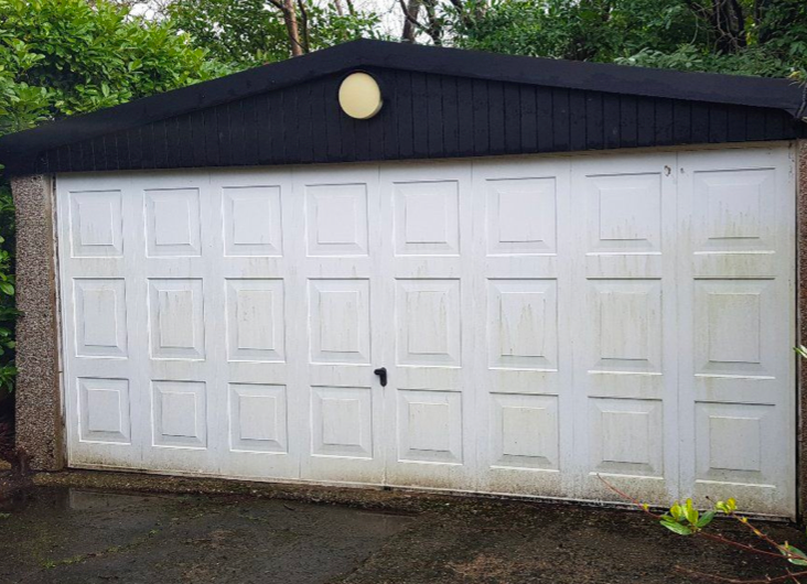 Photo of an old garage door in Hampshire.